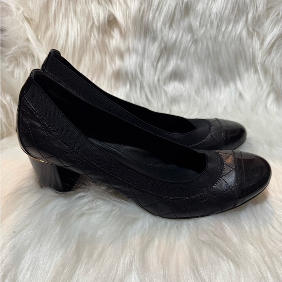 TORY BURCH shoe black quilted pumps gold logo cap toe shoes size 8.5 pump - Picture 5 of 10